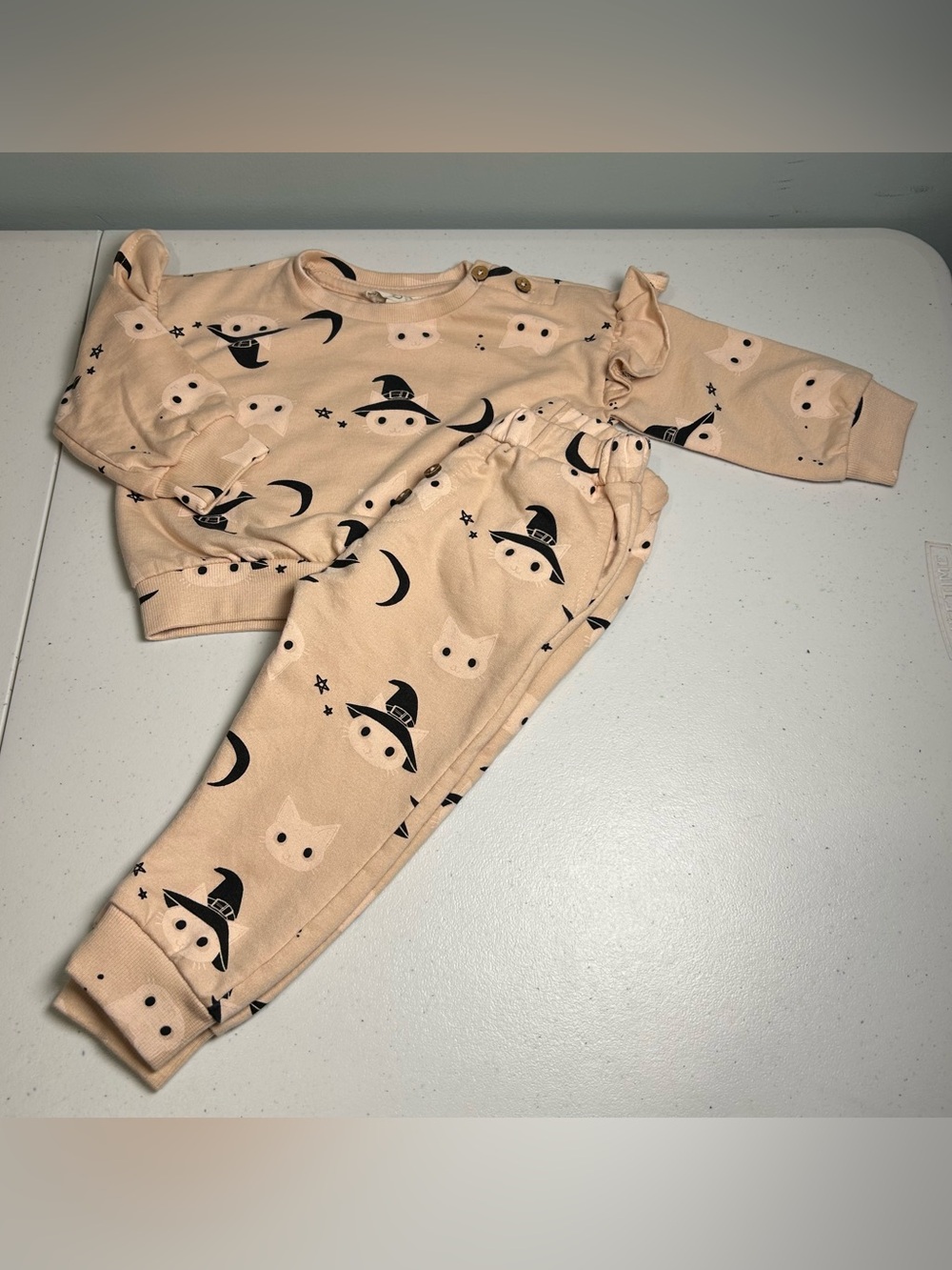 🎃Jessica Simpson Halloween 2 Piece Outfit Sweatsuit Size 18 Months - Picture 2 of 12